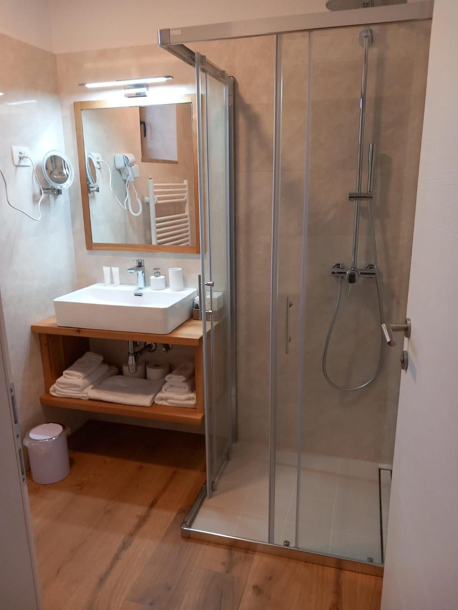 Hotel G House Dutovlje Zewnętrze zdjęcie